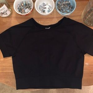 Thick, breathable black fitness top